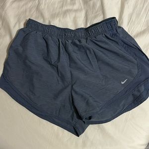 nike shorts size large